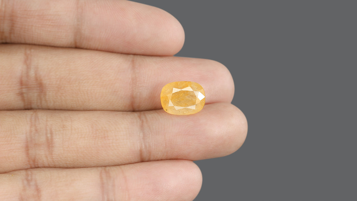 Natural Yellow Sapphire 9.33 Carats / 10.25 Ratti
