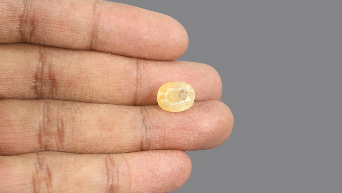 Natural Yellow Sapphire 9.91 Carats / 10.89 Ratti