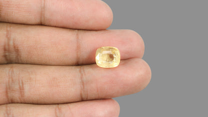 Natural Yellow Sapphire 6.49 Carats / 7.13 Ratti