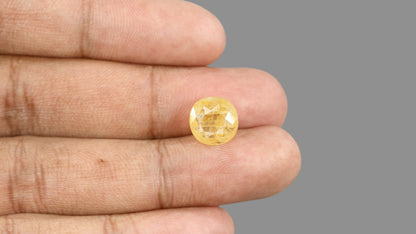 Natural Yellow Sapphire (Pukhraj) 6.80 Carats / 7.47 Ratti