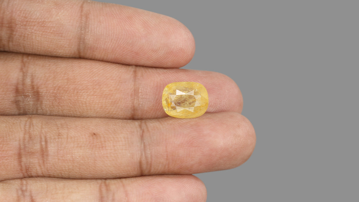 Natural Yellow Sapphire (Pukhraj) 7.32 Carats / 8.04 Ratti