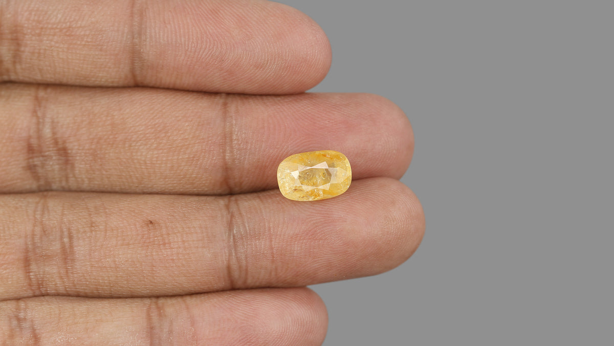 Natural Yellow Sapphire (Pukhraj) 5.69 Carats / 6.25 Ratti