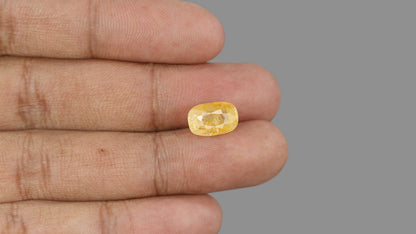 Natural Yellow Sapphire (Pukhraj) 5.69 Carats / 6.25 Ratti