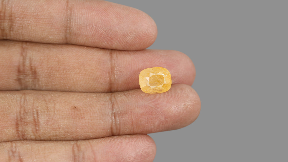 Natural Yellow Sapphire (Pukhraj) 6.61 Carats / 7.26 Ratti