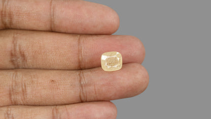 Natural Yellow Sapphire (Pukhraj) 6.43 Carats / 7.07 Ratti