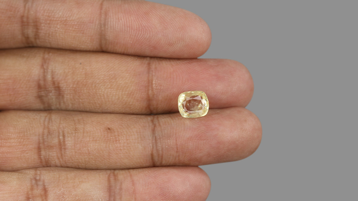 Natural Yellow Sapphire (Pukhraj) 3.80 Carats / 4.18 Ratti