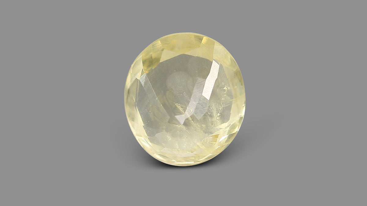 Natural Yellow Sapphire (Pukhraj) 3.28 Carats / 3.6 Ratti