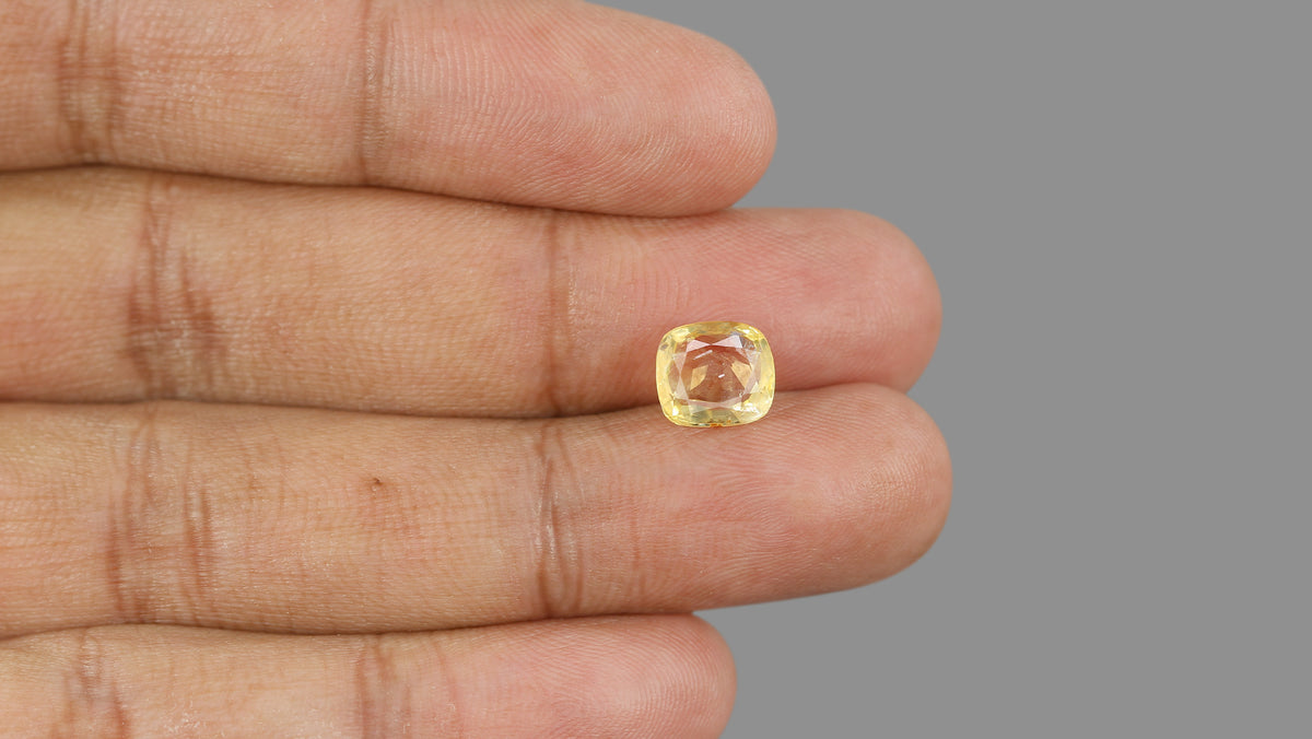 Natural Yellow Sapphire (Pukhraj) 3.90 Carats / 4.29 Ratti