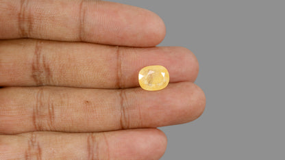 Natural Yellow Sapphire (Pukhraj) 4.52 Carats / 4.97 Ratti