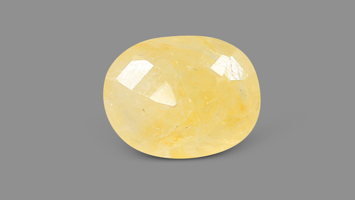 Natural Yellow Sapphire (Pukhraj) 4.92 Carats / 5.41 Ratti