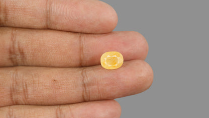 Natural Yellow Sapphire (Pukhraj) 4.92 Carats / 5.41 Ratti