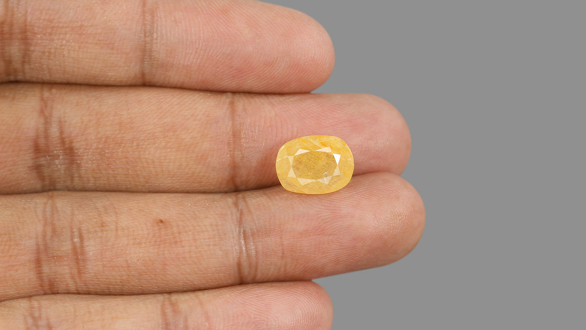 Natural Yellow Sapphire (Pukhraj) 6.62 Carats / 7.27 Ratti