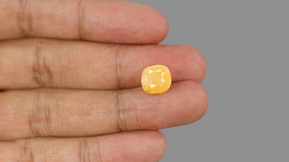 Natural Yellow Sapphire (Pukhraj) 6.62 Carats / 7.27 Ratti