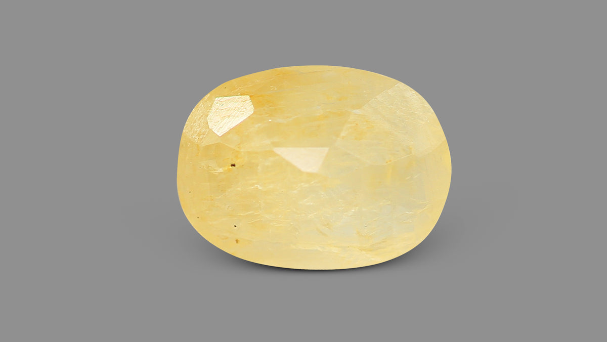 Natural Yellow Sapphire (Pukhraj) 4.40 Carats / 4.84 Ratti