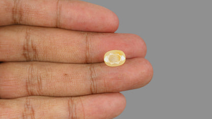 Natural Yellow Sapphire (Pukhraj) 4.40 Carats / 4.84 Ratti