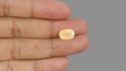 Natural Yellow Sapphire (Pukhraj) 4.87 Carats / 5.35 Ratti