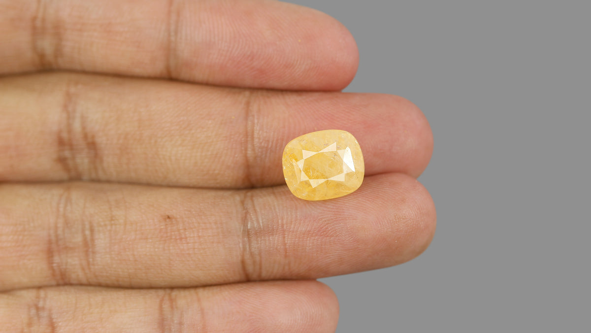 Natural Yellow Sapphire (Pukhraj) 10.04 Carats / 11.03 Ratti