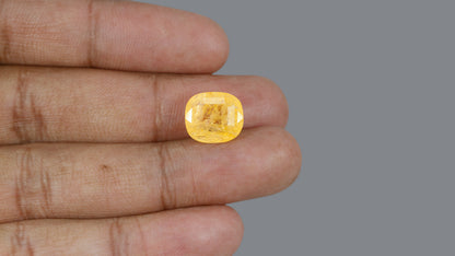 Natural Yellow Sapphire 10.38 Carats / 11.53 Ratti
