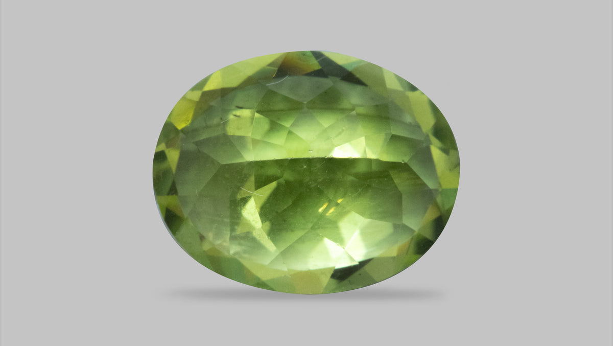 Natural Peridot 4.89 Carats / 5.37 Ratti