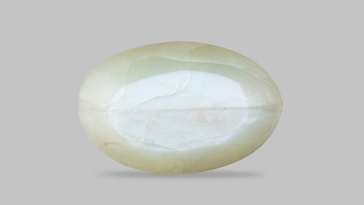 Cat's Eye (Lehsuniya) 7.47 Carats / 8.21 Ratti