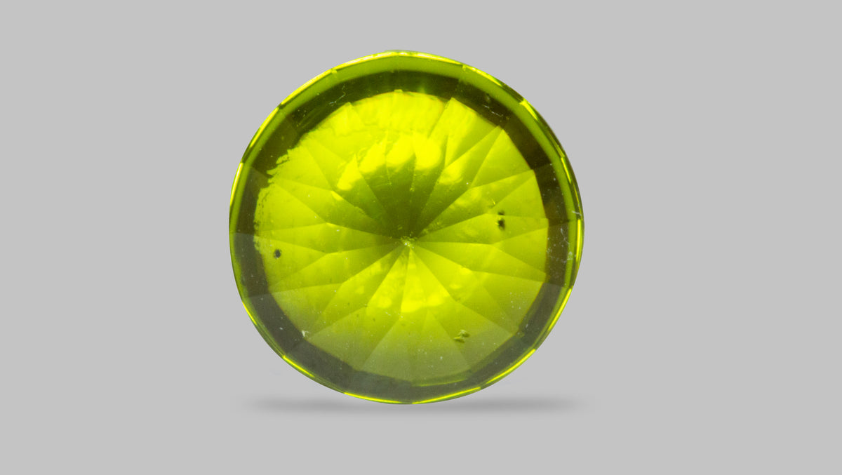 NATURAL PERIDOT 4.65 CARATS / 5.11 Ratti