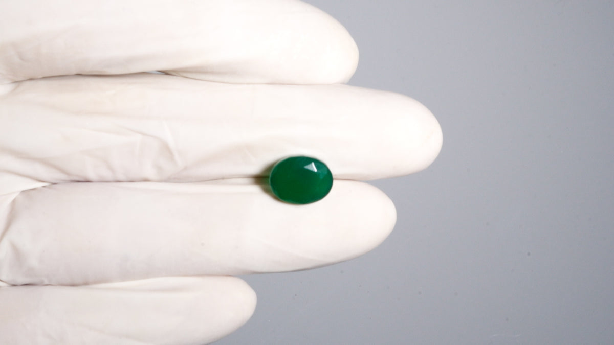 GREEN ONYX 5.15 CARATS / 5.66 Ratti