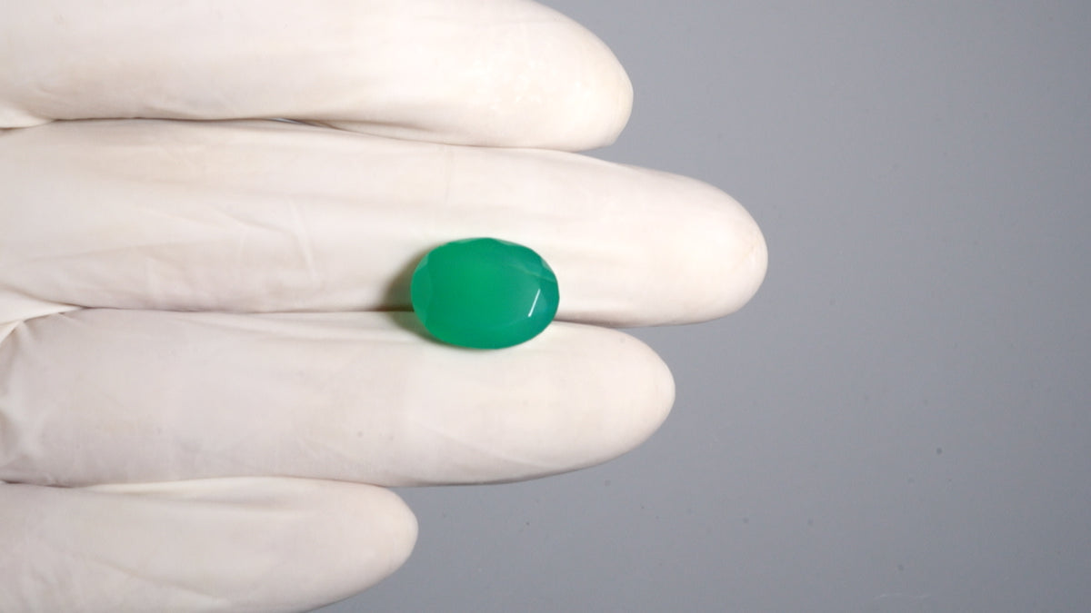 GREEN ONYX 10.84 CARATS / 11.91 Ratti