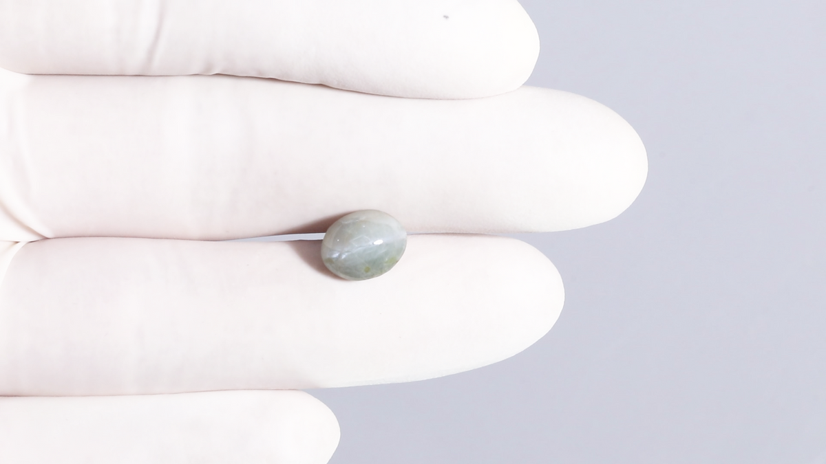 Cat's Eye (Lehsuniya) 4.67 Carats / 5.13 Ratti