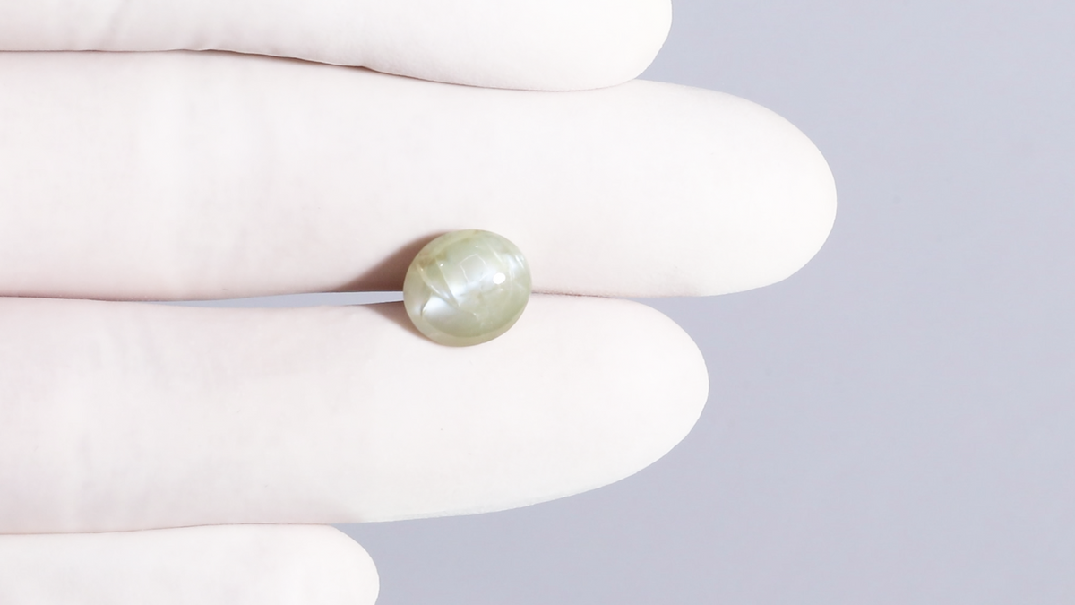 Cat's Eye (Lehsuniya) 5.82 Carats / 6.4 Ratti