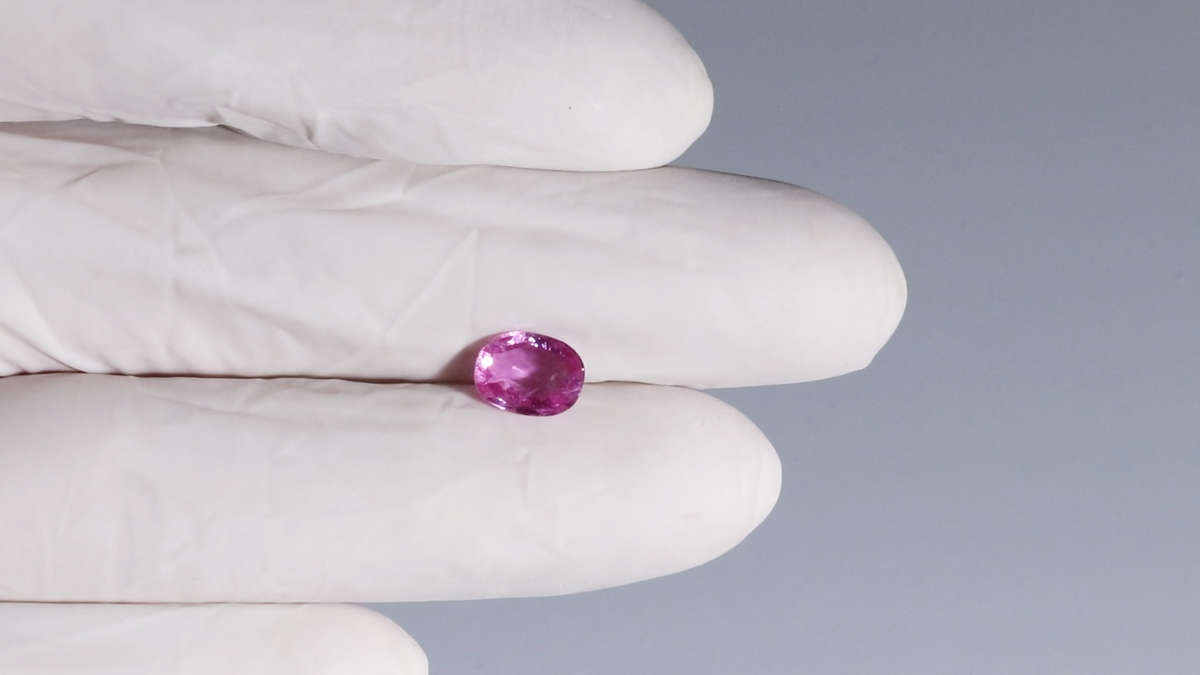 Natural Pink Sapphire 2.27 Carats / 2.49 Ratti