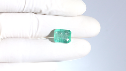 Minor Oil Natural Afganistan Emerald (Panna) 9.18 Carats / 10.09 Ratti