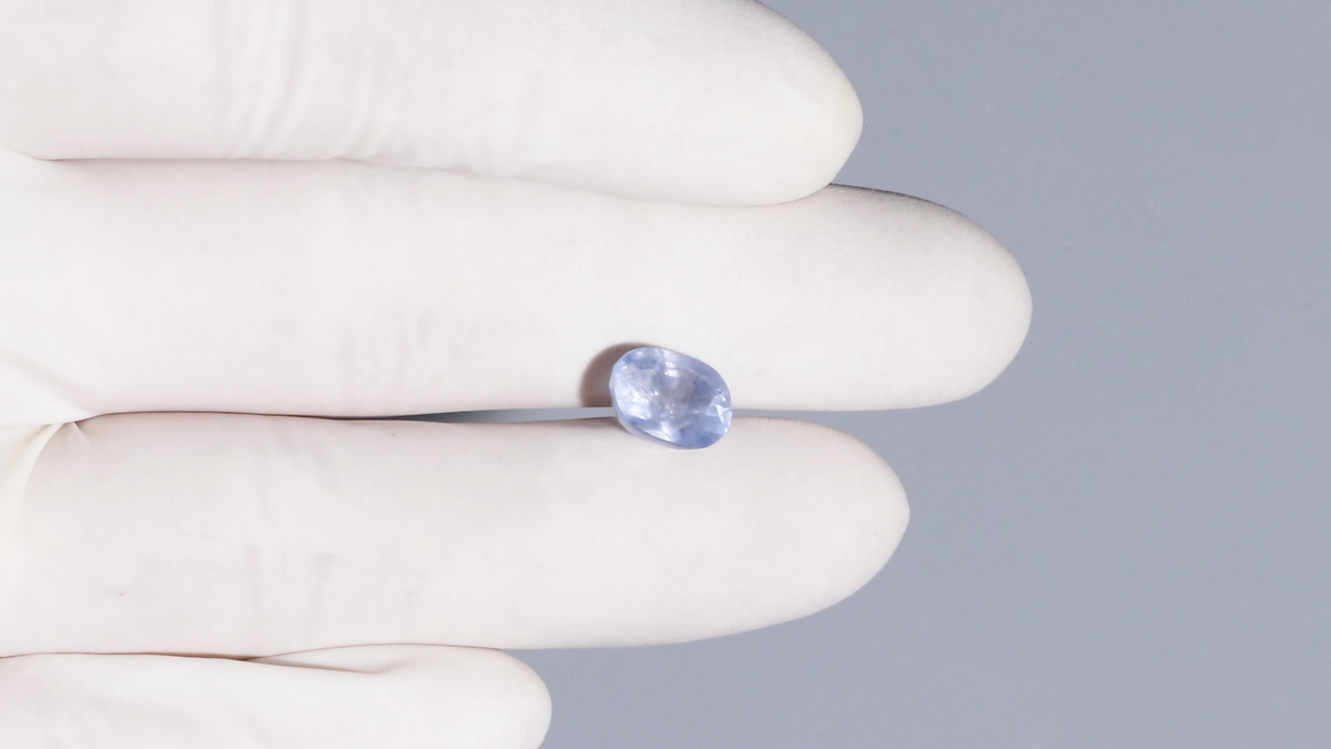 Natural Blue Sapphire 5.56 Carats / 6.11 Ratti