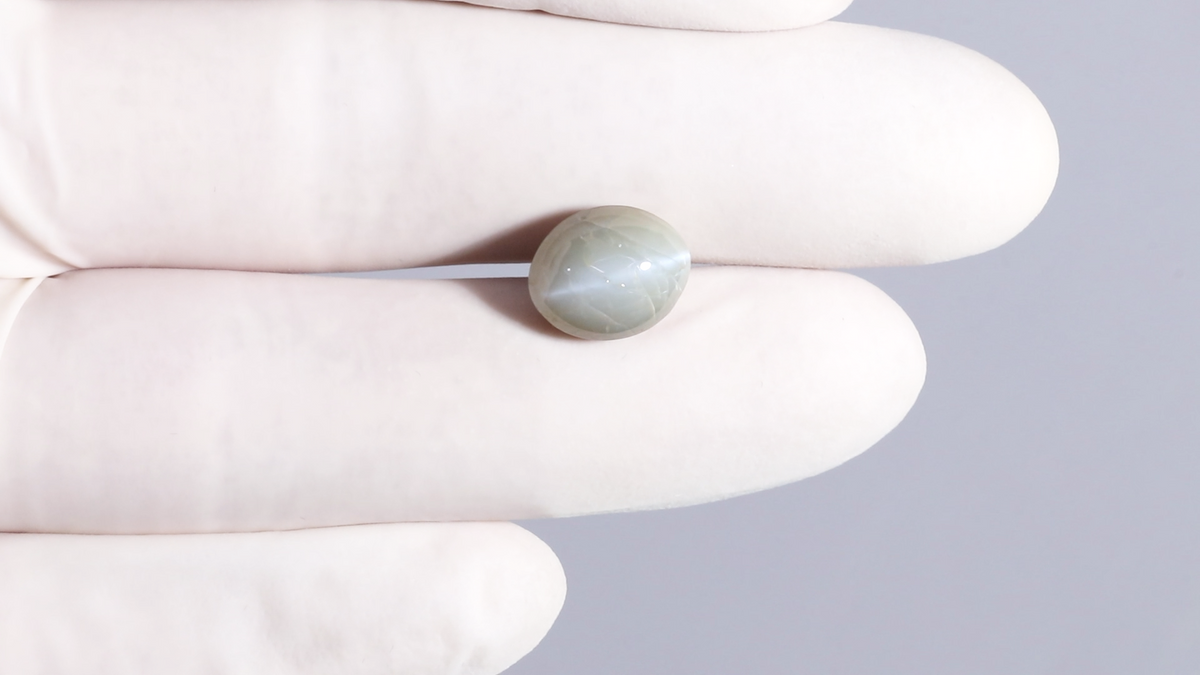 Cat's Eye (Lehsuniya) 8.24 Carats / 9.05 Ratti