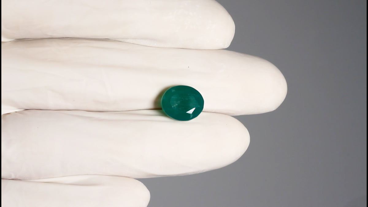 GREEN ONYX 6.07 CARATS / 6.67 Ratti