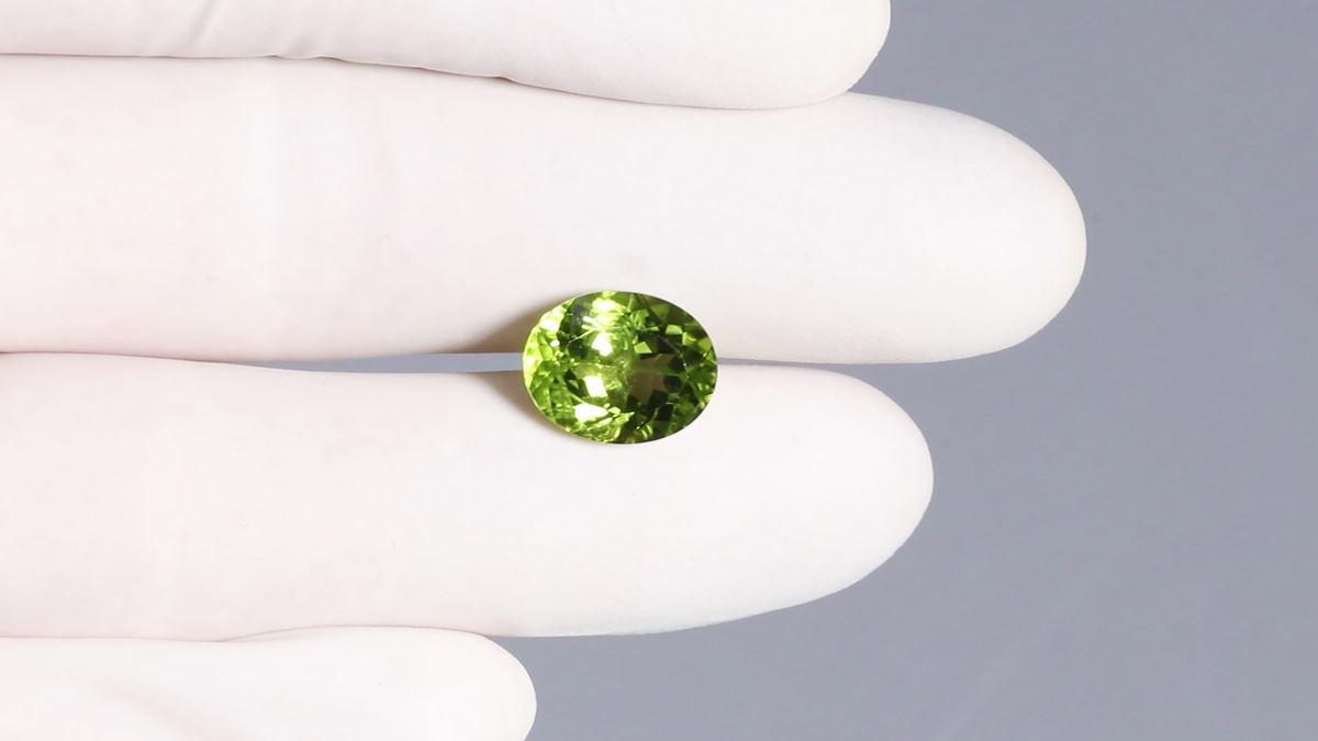 Natural Peridot 6.27 Carats / 6.89 Ratti