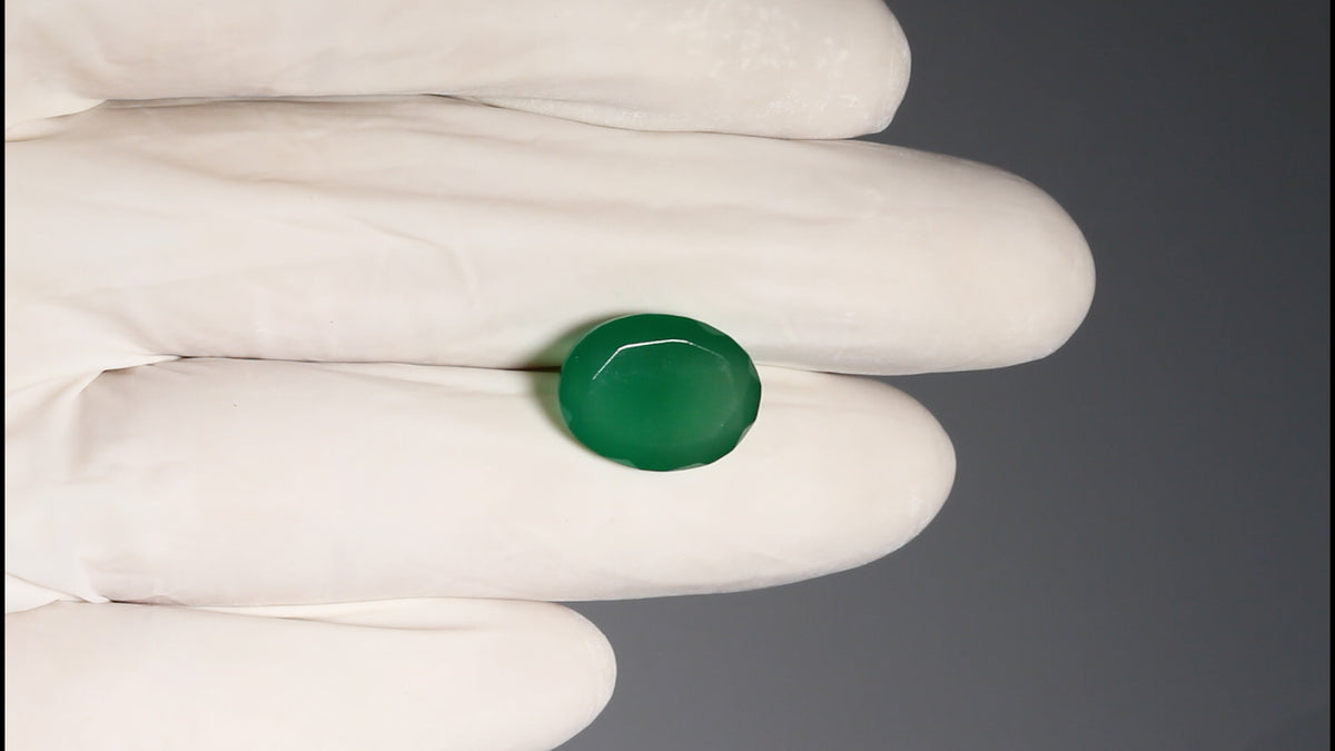 GREEN ONYX 9.03 CARATS / 9.92 Ratti