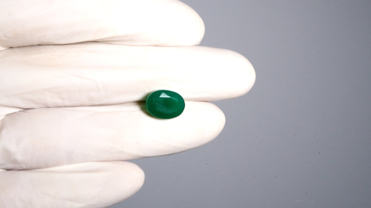 GREEN ONYX 5.85 CARATS / 6.43 Ratti