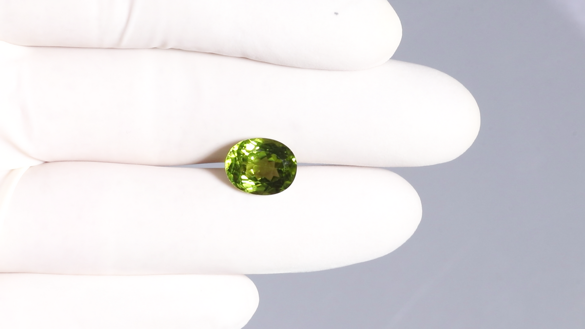 Natural Peridot 5.53 Carats / 6.08 Ratti