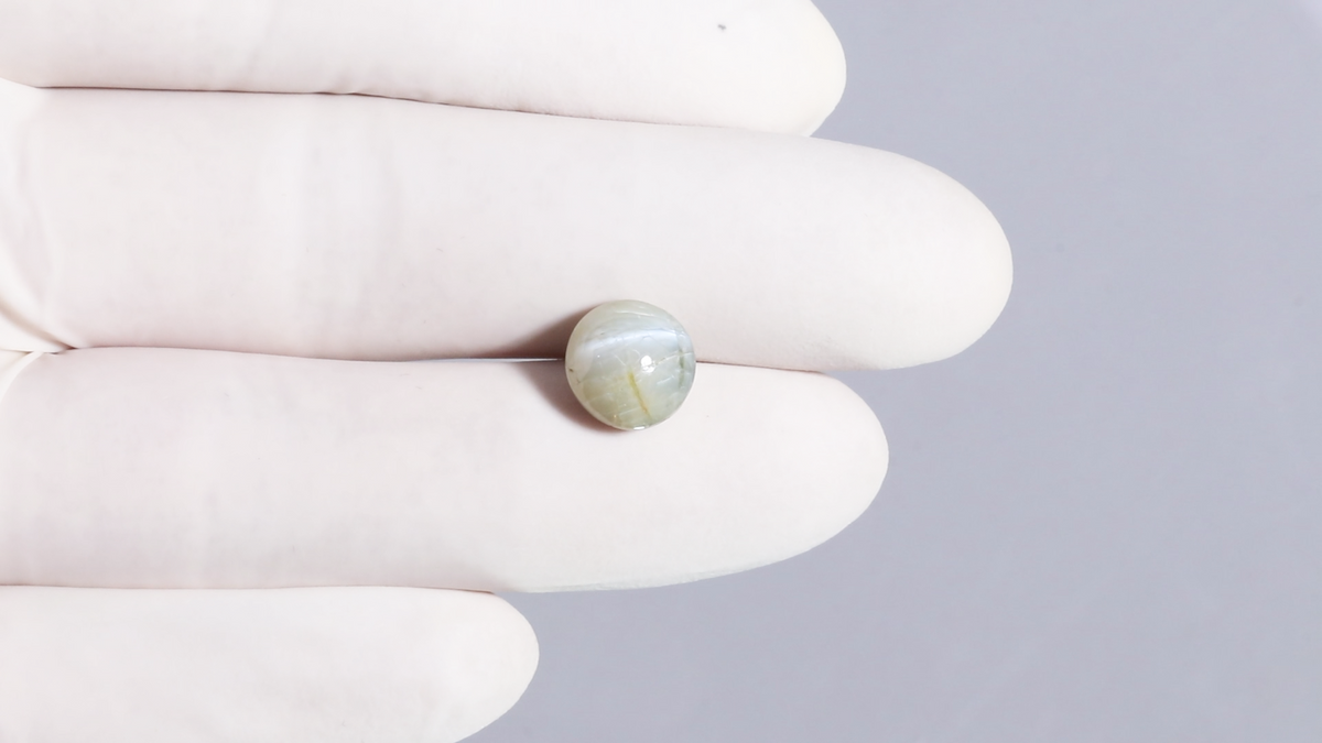 Cat's Eye (Lehsuniya) 6.53 Carats / 7.18 Ratti