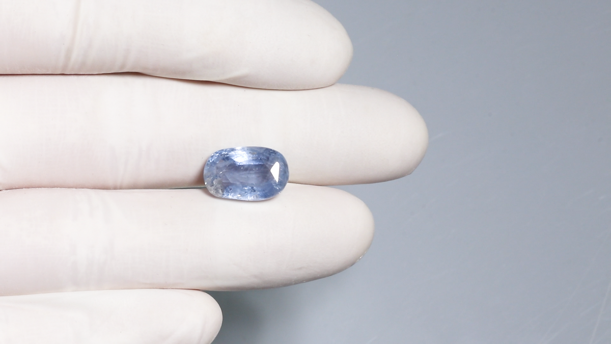 Natural Blue Sapphire 10.26 Carats / 11.27 Ratti