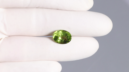 Natural Peridot 6.14 Carats / 6.75 Ratti