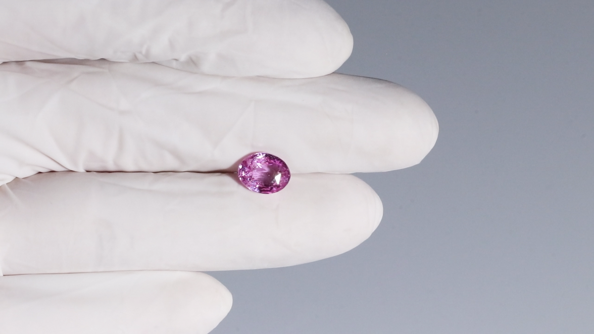 Natural Pink Sapphire 2.77 Carats / 3.04 Ratti