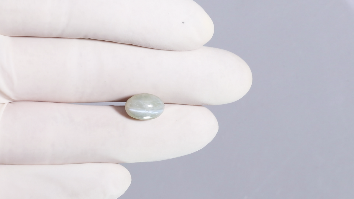 Cat's Eye (Lehsuniya) 7.47 Carats / 8.21 Ratti