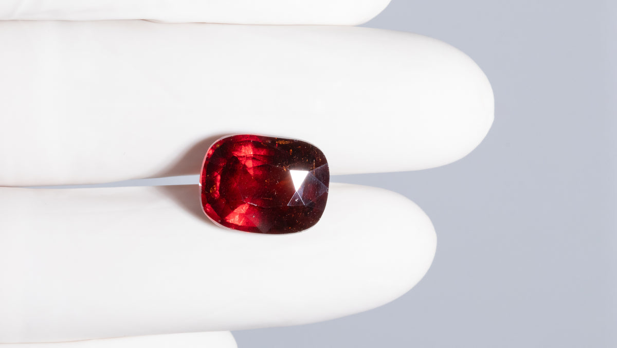 Sri-Lankan Hessonite (Gomed) 13.73 Carats / 15.09 Ratti
