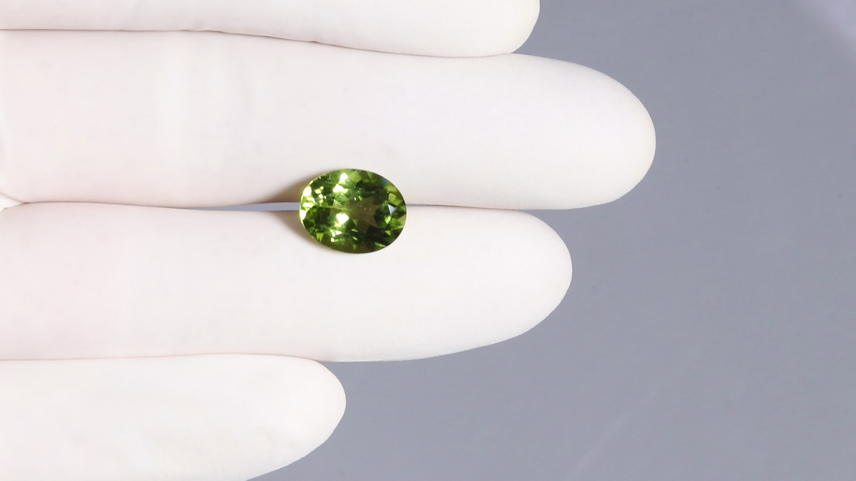 Natural Peridot 5.84 Carats / 6.42 Ratti