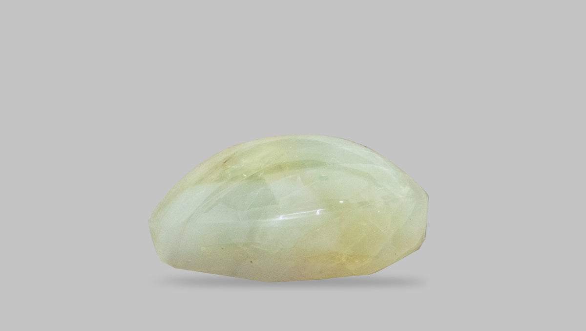 Cat's Eye (Lehsuniya) 9.55 Carats / 10.49 Ratti