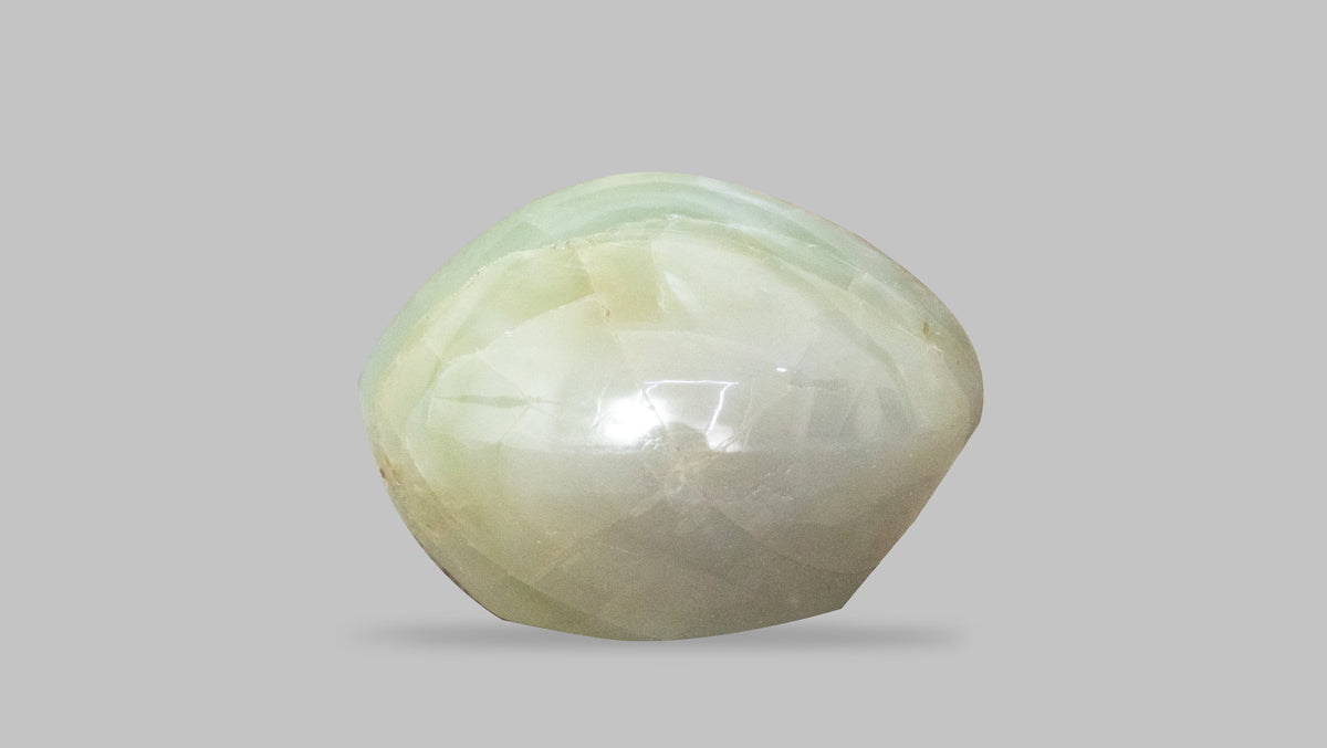 Cat's Eye (Lehsuniya) 9.32 Carats / 10.24 Ratti