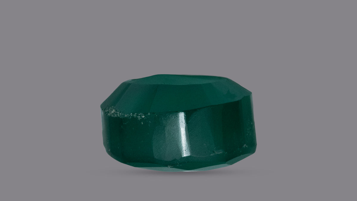 GREEN ONYX 6.47 CARATS / 7.11 Ratti