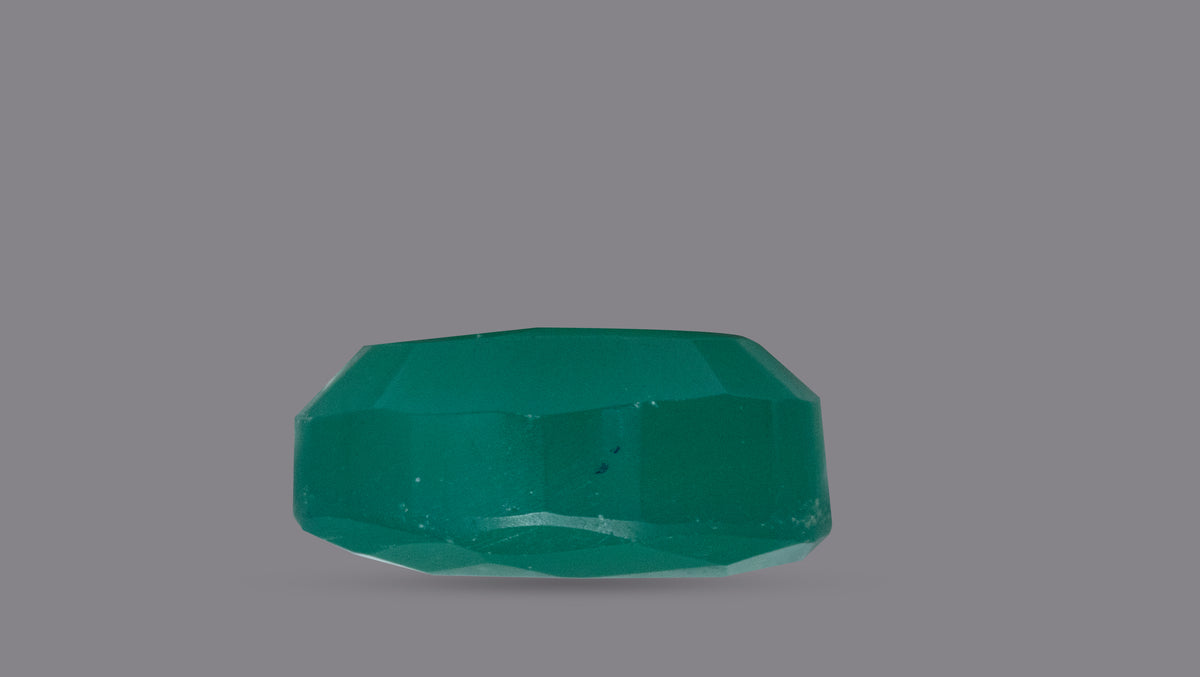 GREEN ONYX 5.15 CARATS / 5.66 Ratti