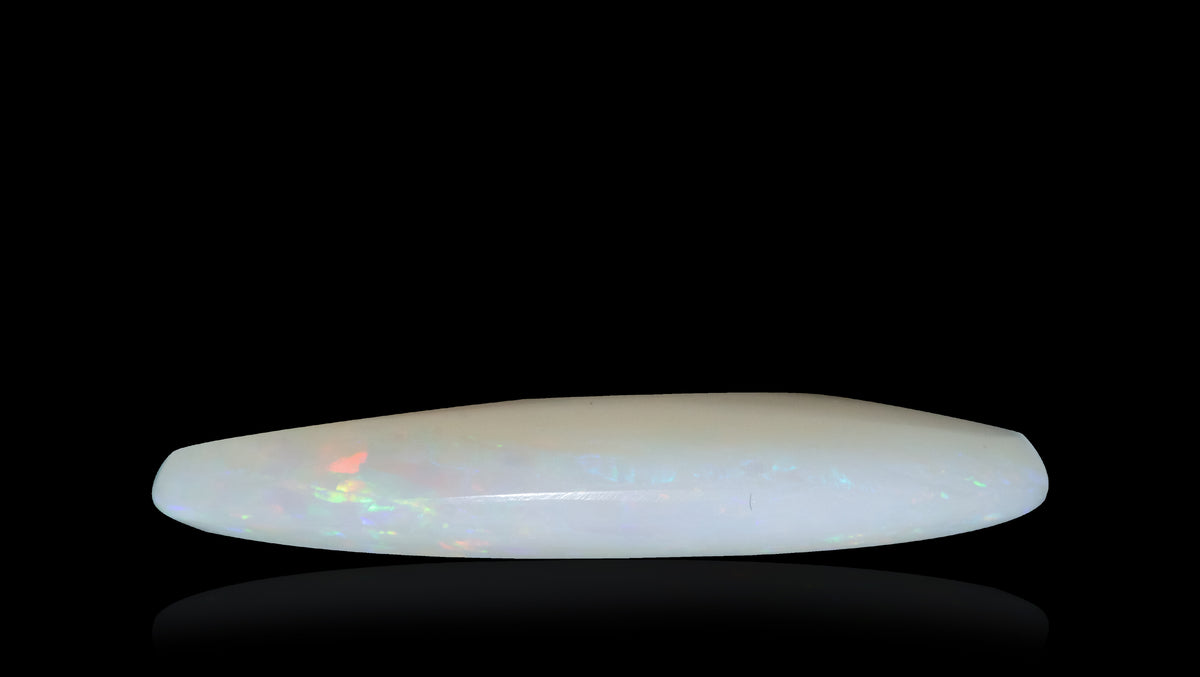 White Opal With Fire 5.56 Carats / 6.11 Ratti